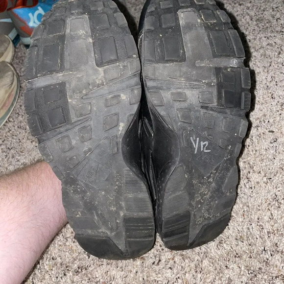 Nike Huarache Run GS Triple Black Sneakers 654275-016 Size 6.5Y / Women's 8 - Picture 8 of 9